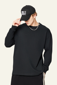 Men's 350 Heavyweight Cotton Long-sleeve T-shirt.