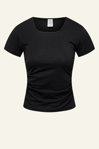 Women's  straight shoulder short-sleeved T-shirt.