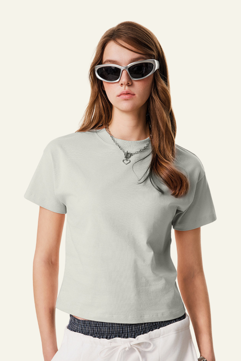 Women's  cotton Round-neck Slimming T-shirt.