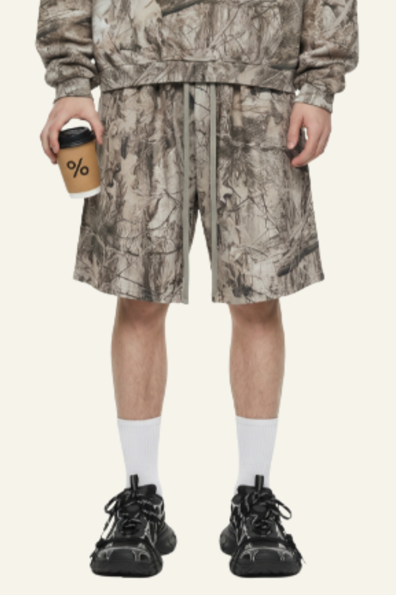 Men's Camouflage Shorts With Fleece Lining.