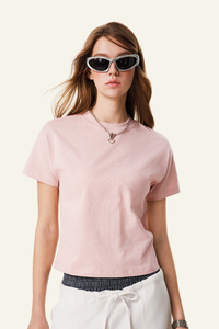 Women's  cotton Round-neck Slimming T-shirt.