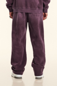 Men's Washed Straight-Leg Pants.