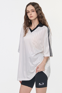 Color-blocked collegiate style V-neck short-sleeved top