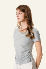 Women's  straight shoulder short-sleeved T-shirt.