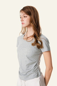 Women's  straight shoulder short-sleeved T-shirt.